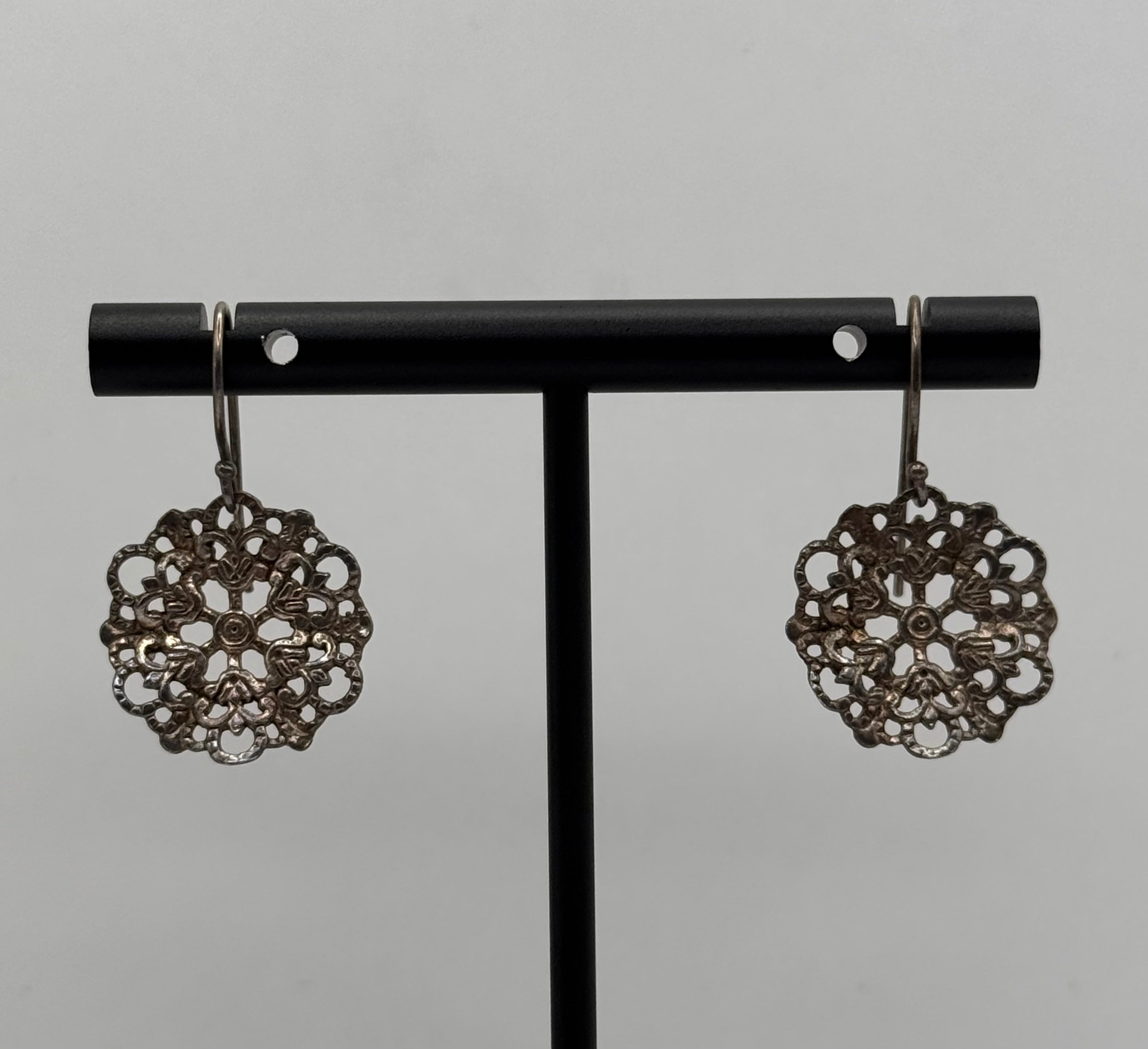 Vintage 925 Sterling Silver Filigree Dangle Earrings Floral Round Disc