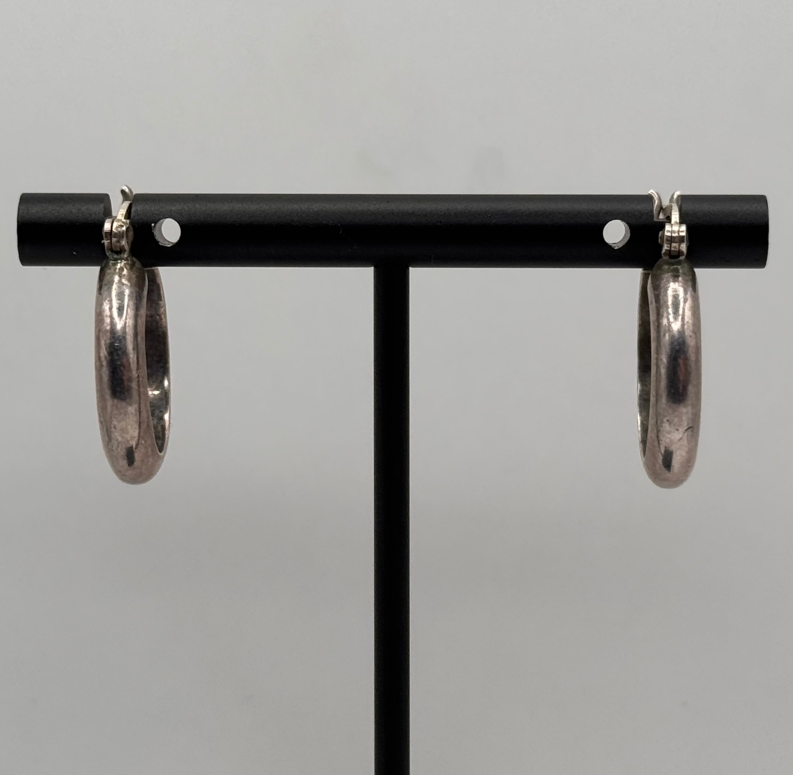 Vintage 925 Sterling Silver Hoop Earrings Classic Polished Round Hoops