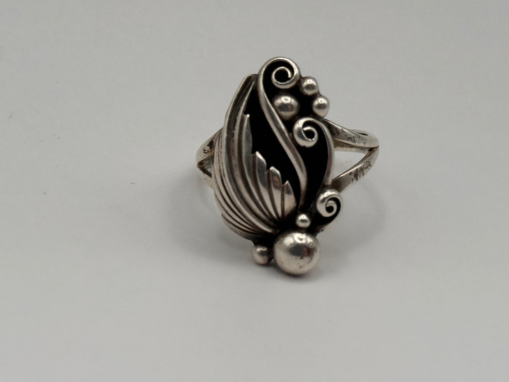 E.B. 925 Sterling Silver Native Leaf Scroll Statement Ring