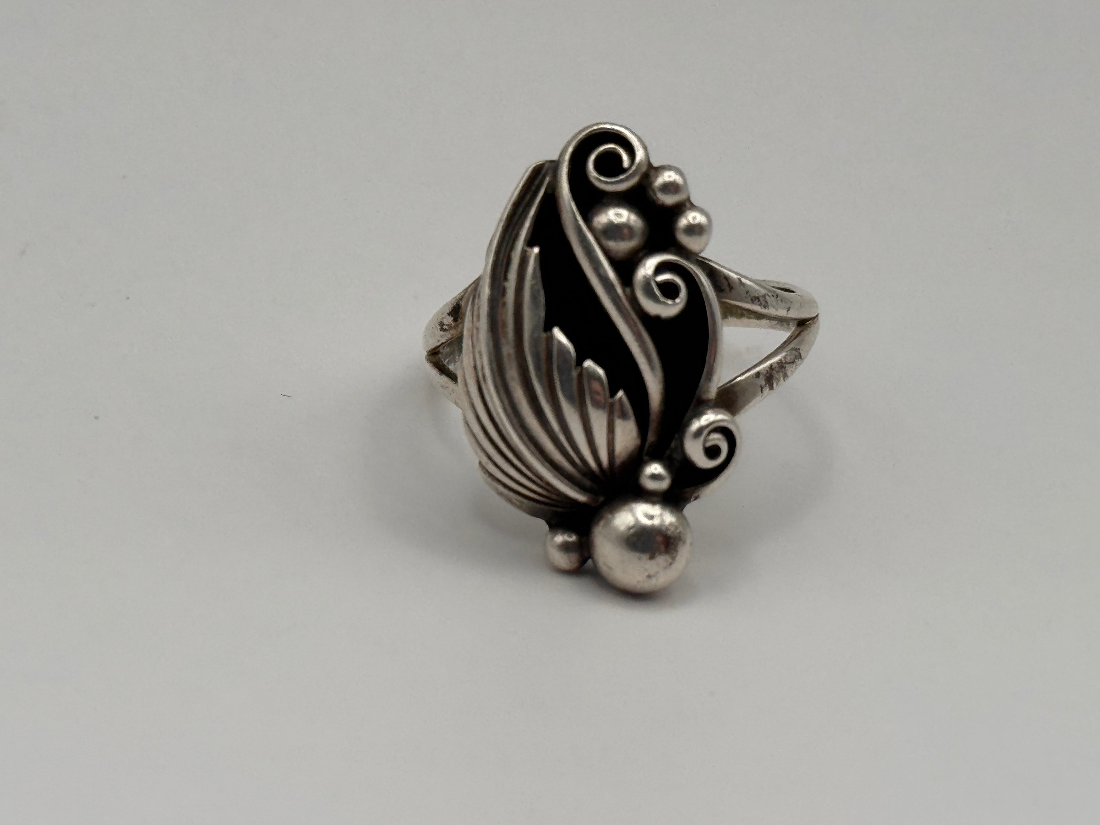 E.B. 925 Sterling Silver Native Leaf Scroll Statement Ring