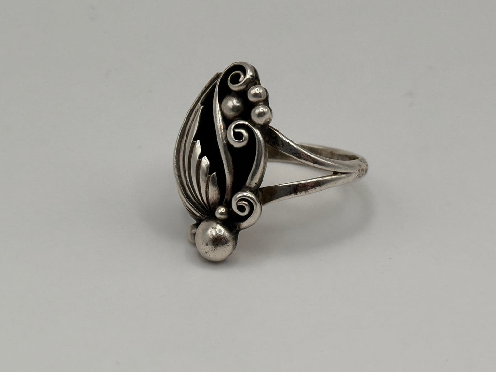 E.B. 925 Sterling Silver Native Leaf Scroll Statement Ring
