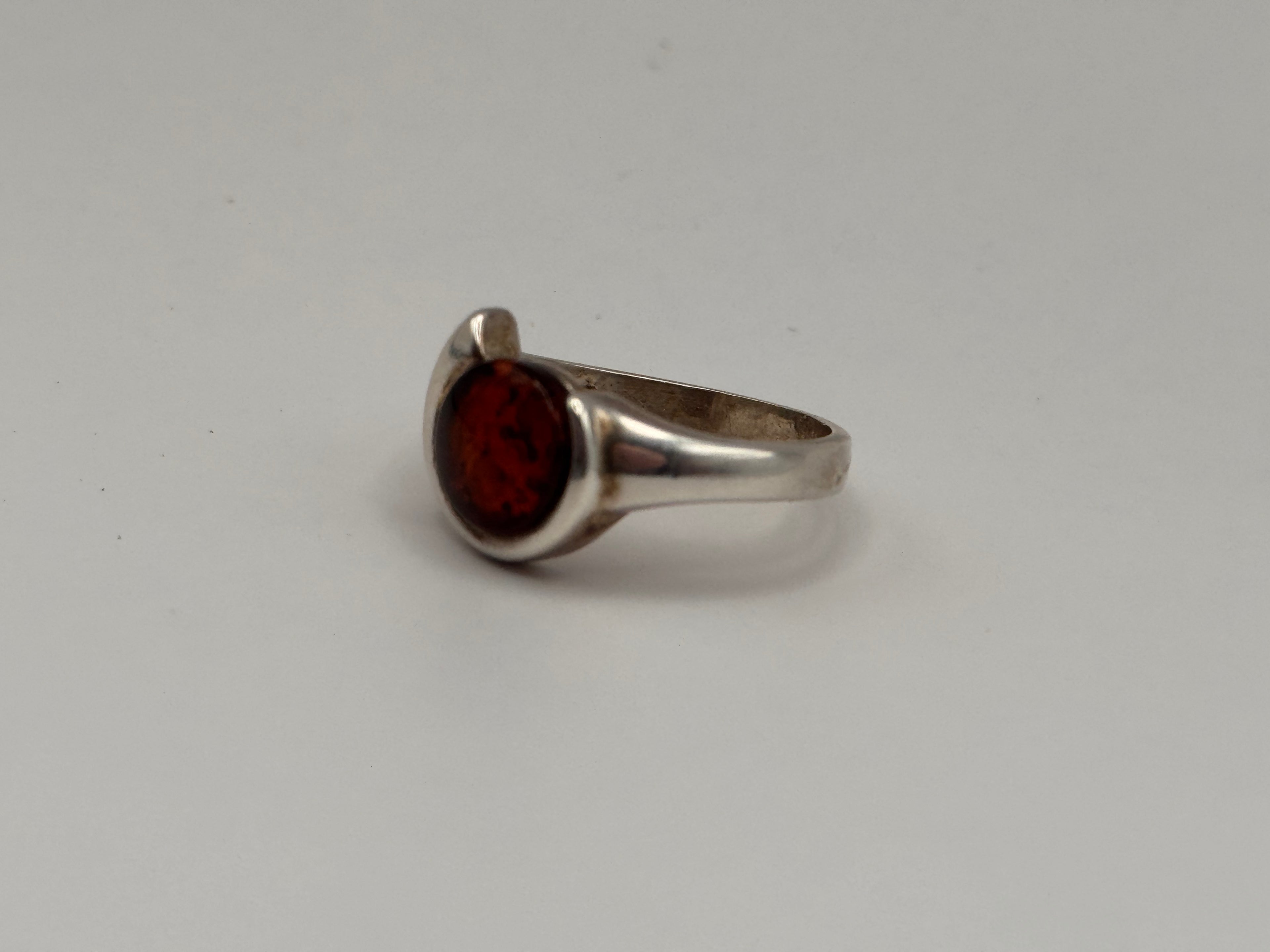 Vintage Round Baltic Amber 925 Sterling Silver Ring Size 5.5