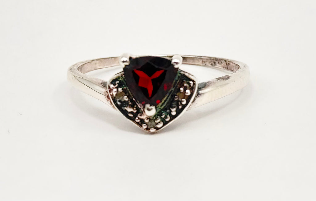 Trillian Cut Garnet 925 Sterling Silver Birthstone Ring Size 8.75