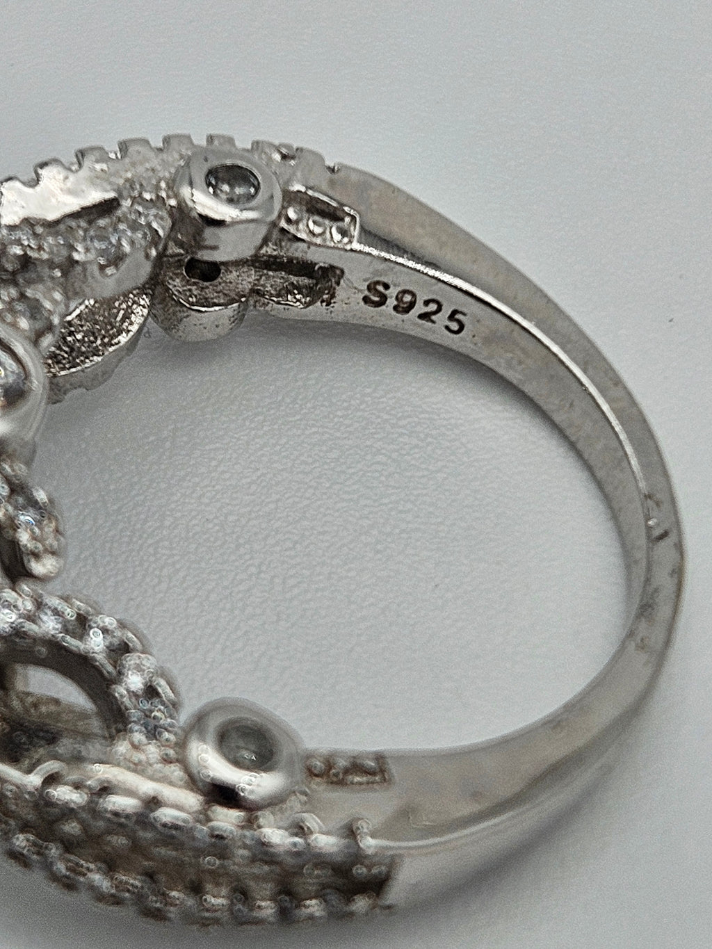 925 Sterling Silver Engagement Ring Size 6