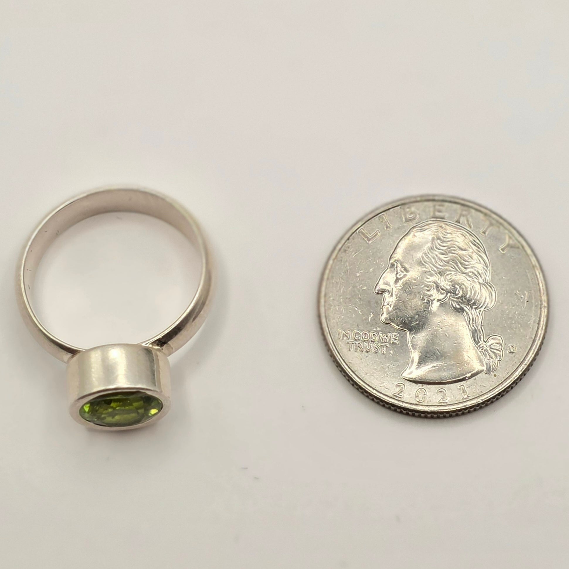 925 Sterling Silver 2ct Peridot Ring Size 7.5 Round Bezel Solitaire 6.74g