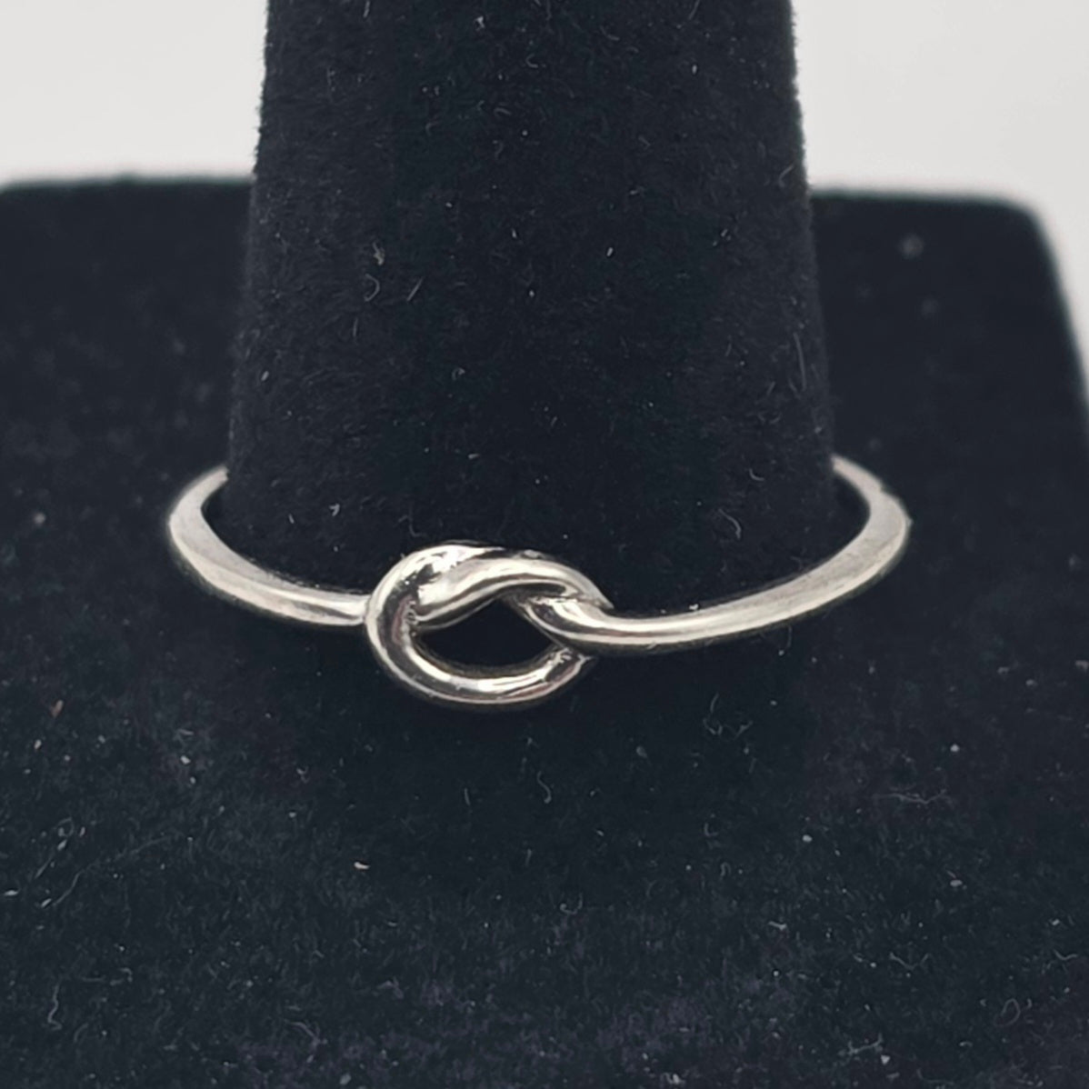 925 Sterling Silver Love Knot Dainty Wire Band Ring Size 10.5 – 1.24g