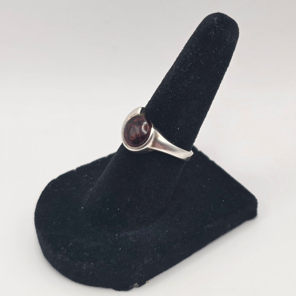 Vintage Round Baltic Amber 925 Sterling Silver Ring Size 5.5