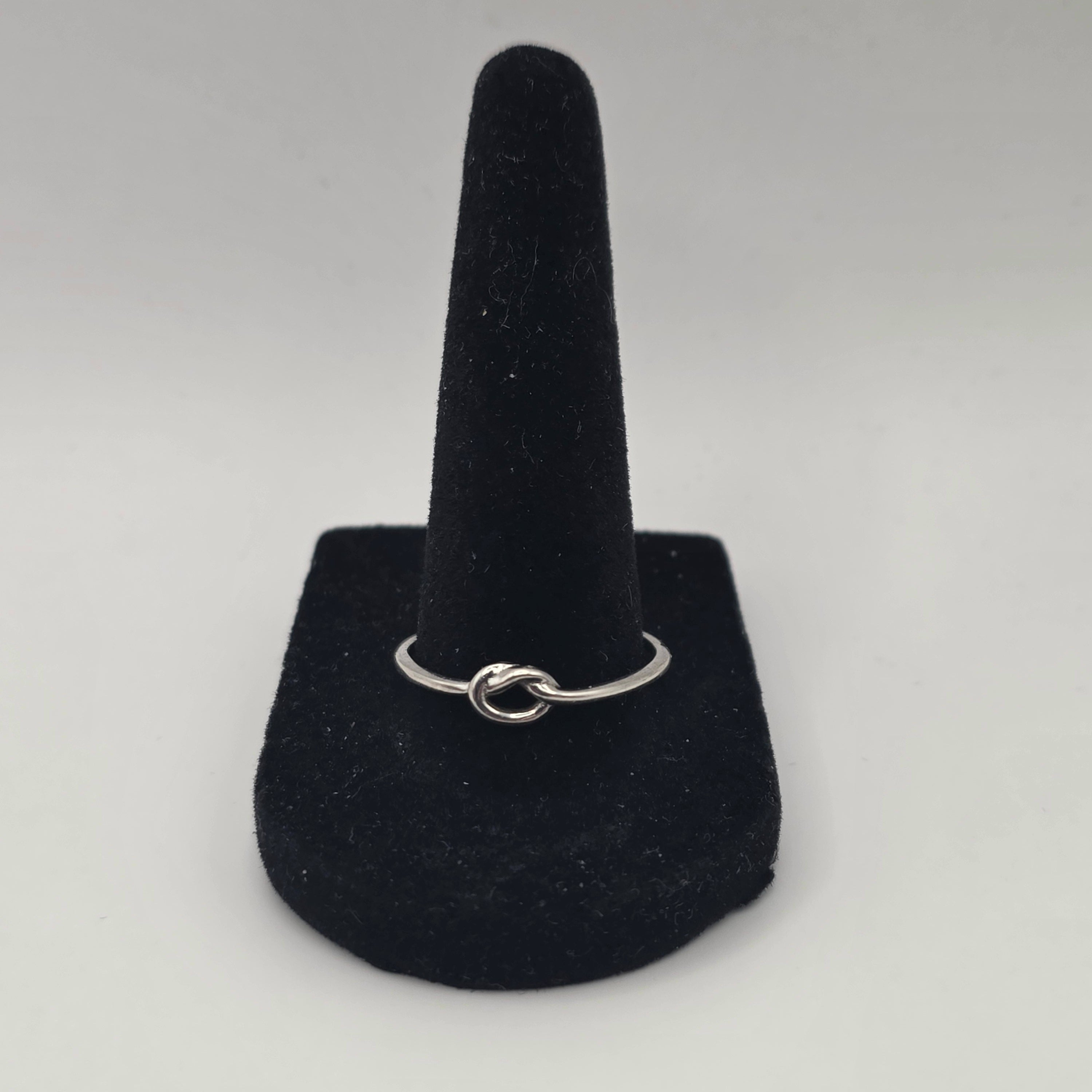 925 Sterling Silver Love Knot Dainty Wire Band Ring Size 10.5 – 1.24g