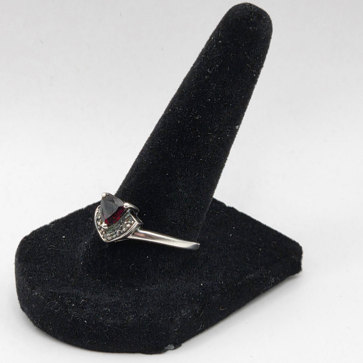 Trillian Cut Garnet 925 Sterling Silver Birthstone Ring Size 8.75