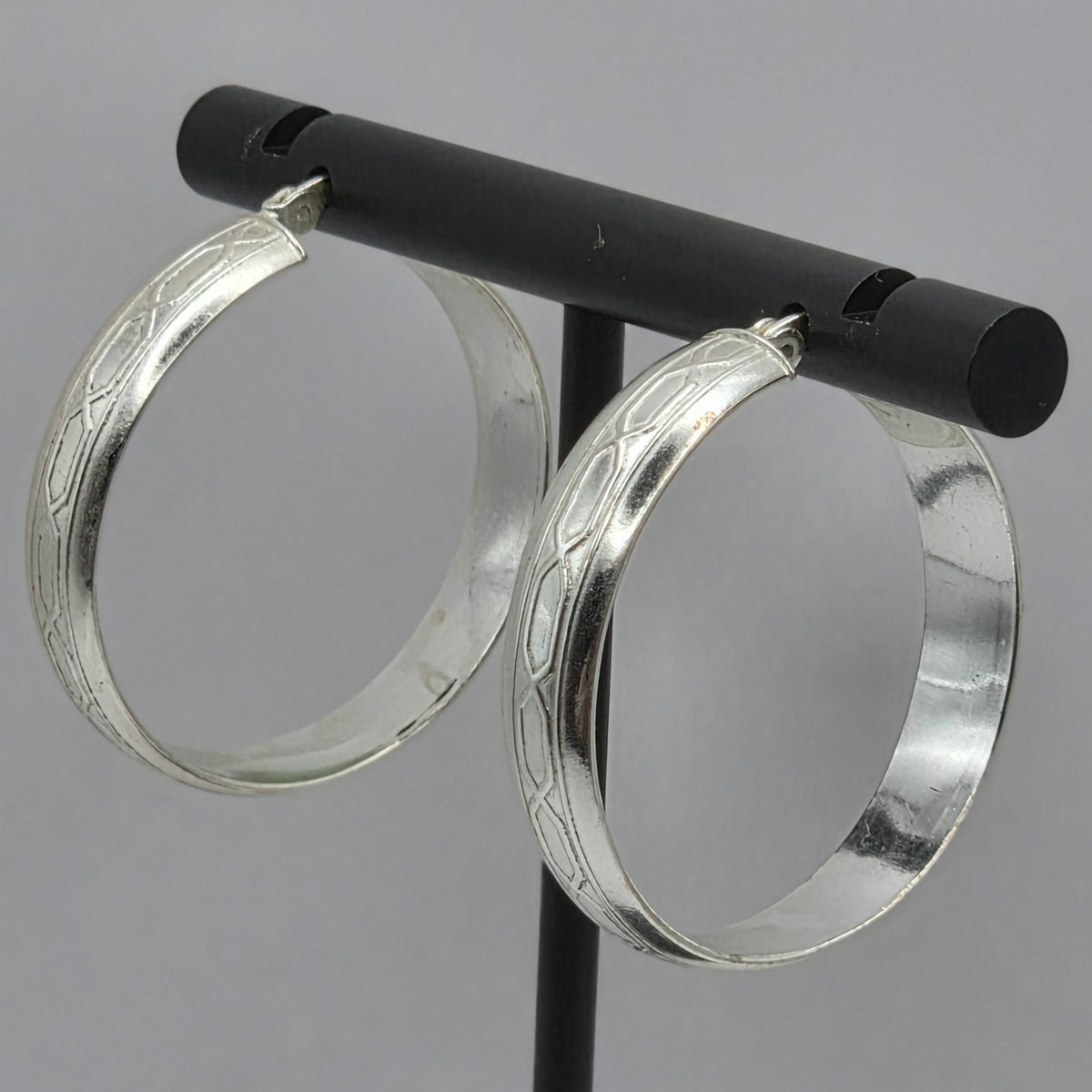 925 Sterling Silver Geometric Pattern Hoop Earrings 30mm x 5.5mm 3.71g