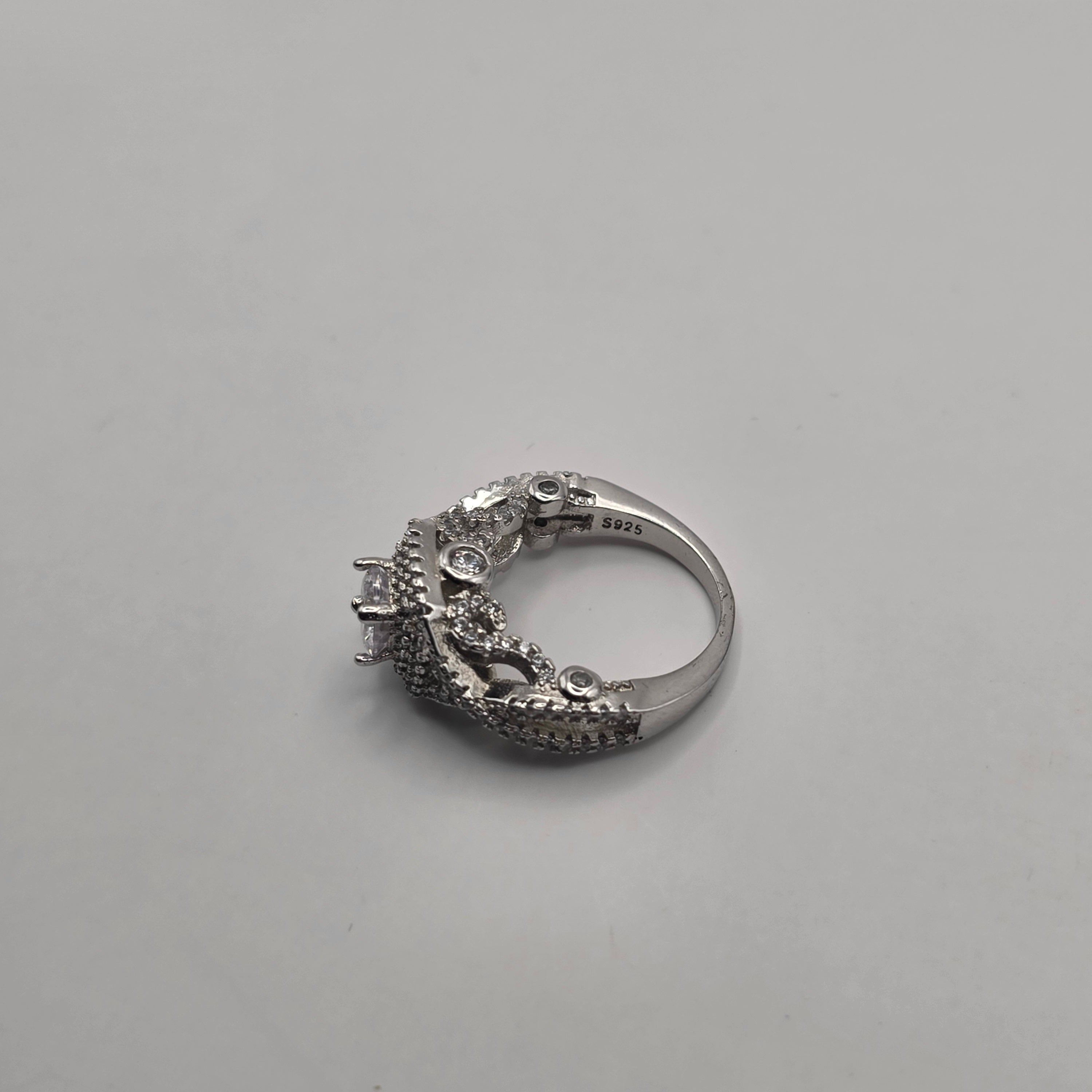 925 Sterling Silver Engagement Ring Size 6