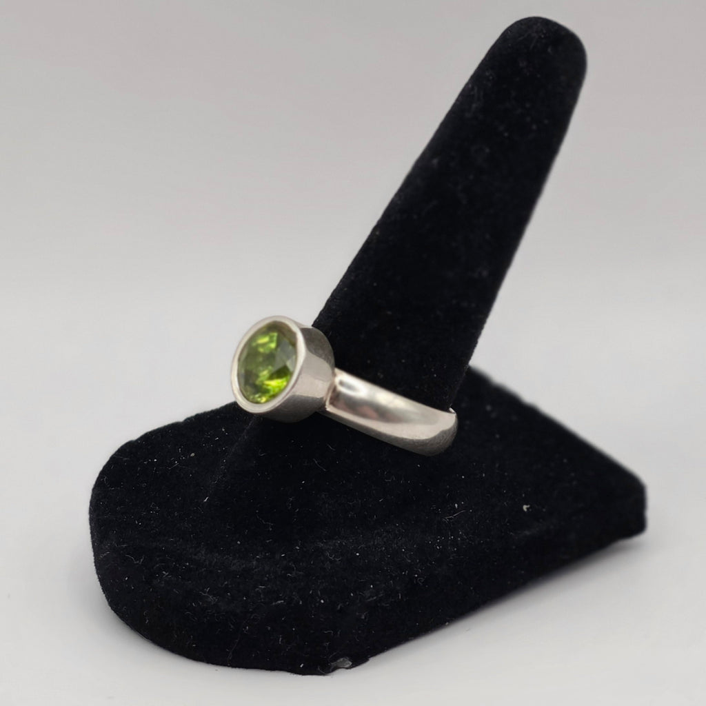 925 Sterling Silver 2ct Peridot Ring Size 7.5 Round Bezel Solitaire 6.74g