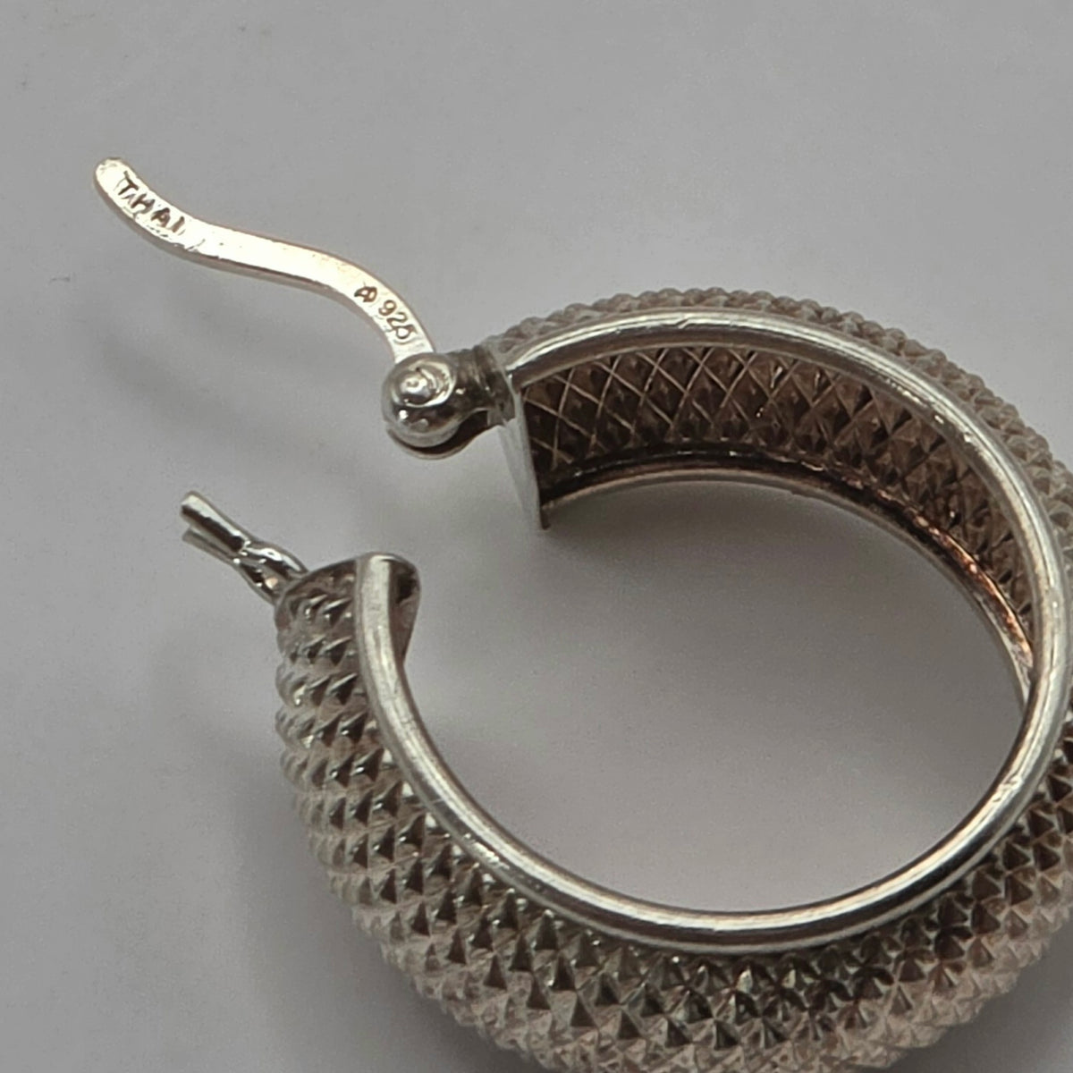 925 Sterling Silver Wide Textured Hoop Earrings Diamond Cut 20mm 3.24g